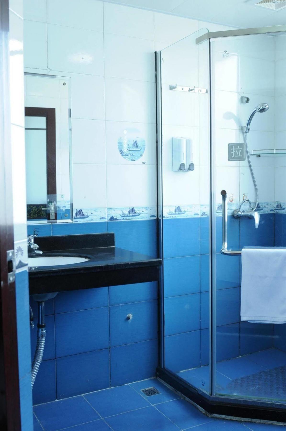 Yuanman Hotel Huizhou Yongwang Plaza Екстериор снимка