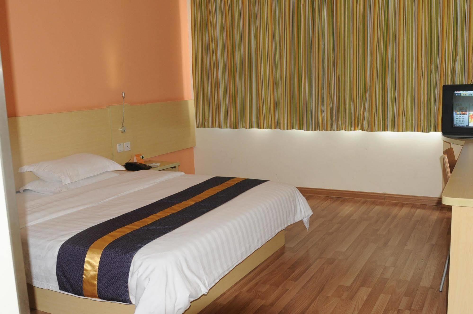 Yuanman Hotel Huizhou Yongwang Plaza Екстериор снимка